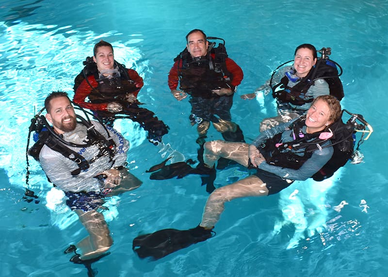 divers-surface-1 Scuba class